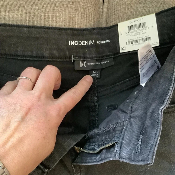 NWT INC Denim, Boyfriend Black with Gold Animal Print Appliqué Sz 4/27 - Picture 3 of 9